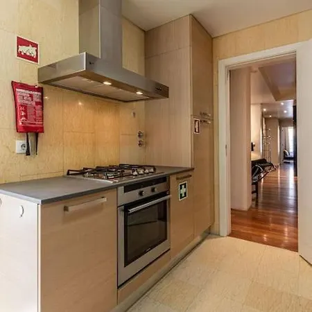 Chiado Deluxe Modern Feel 3 Bedroom Apartamento *