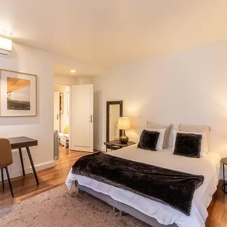 Chiado Deluxe Modern Feel 3 Bedroom Apartamento