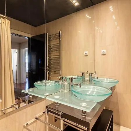 Chiado Deluxe Modern Feel 3 Bedroom Apartamento *
