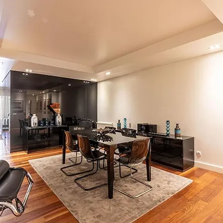 Chiado Deluxe Modern Feel 3 Bedroom Apartamento *