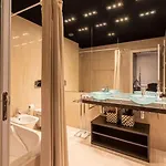 Chiado Deluxe Modern Feel 3 Bedroom Lisbon
