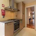 Chiado Deluxe Modern Feel 3 Bedroom Apartment *