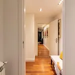 Apartment Chiado Deluxe Modern Feel 3 Bedroom
