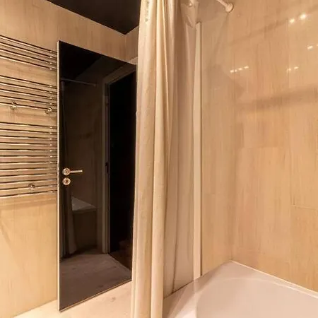 Chiado Deluxe Modern Feel 3 Bedroom Lizbona
