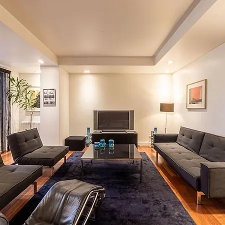 Chiado Deluxe Modern Feel 3 Bedroom