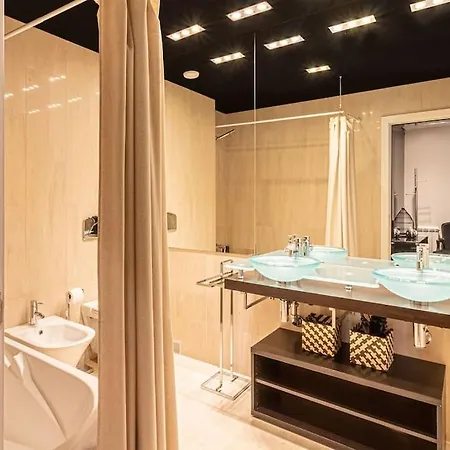 Chiado Deluxe Modern Feel 3 Bedroom Апартаменты *