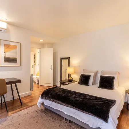 Chiado Deluxe Modern Feel 3 Bedroom Apartament Lizbona