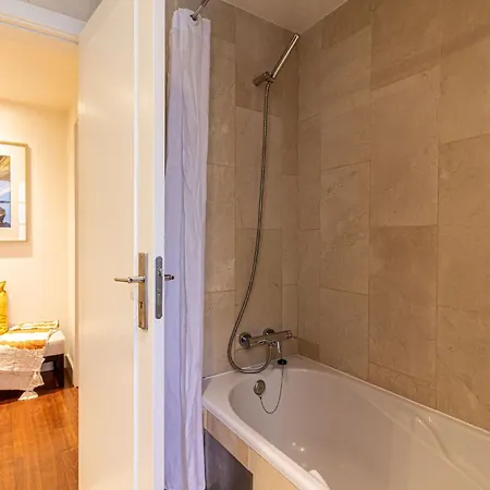 Chiado Deluxe Modern Feel 3 Bedroom Lizbona