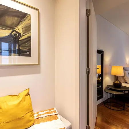 Chiado Deluxe Modern Feel 3 Bedroom Apartament