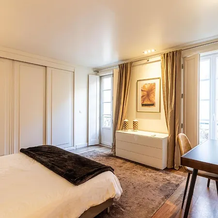 Chiado Deluxe Modern Feel 3 Bedroom