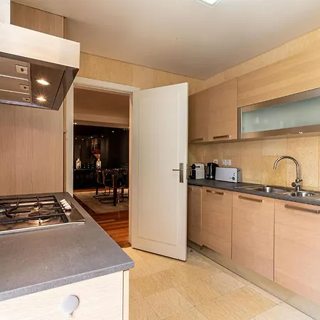 Chiado Deluxe Modern Feel 3 Bedroom *
