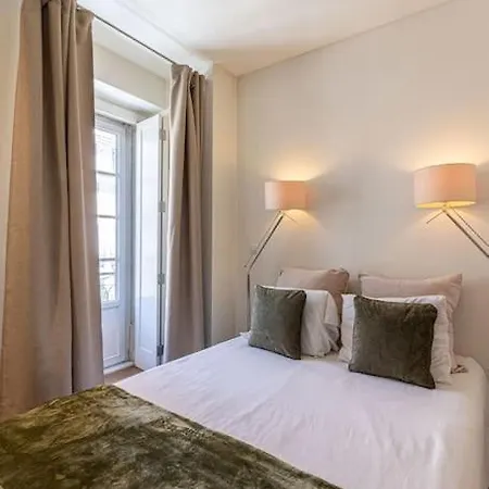 Chiado Deluxe Modern Feel 3 Bedroom Lisbon